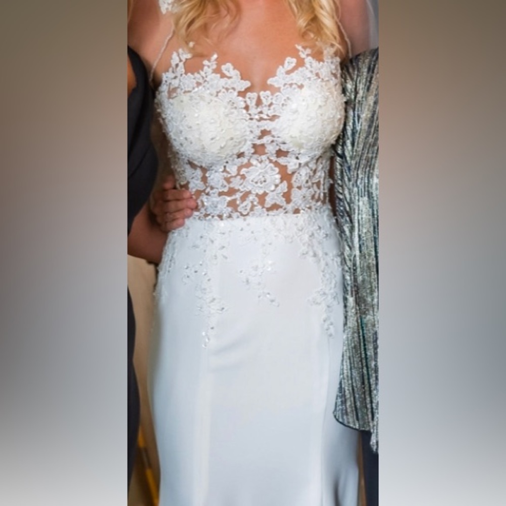 Gorgeous wedding dress!!